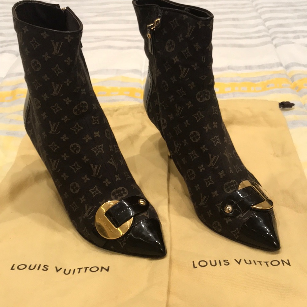 Louis Vuitton Boots- Authentic 7.5